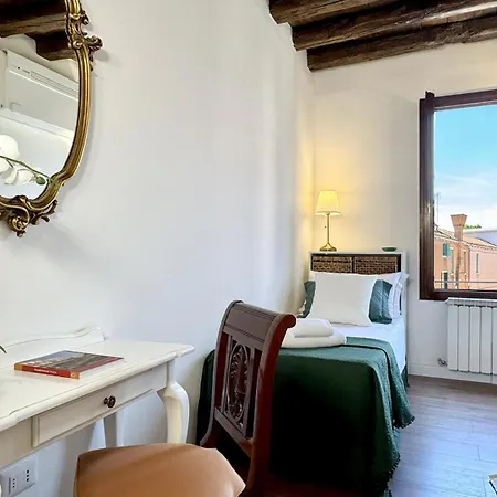 Ca' Angelica Canal View Apartment