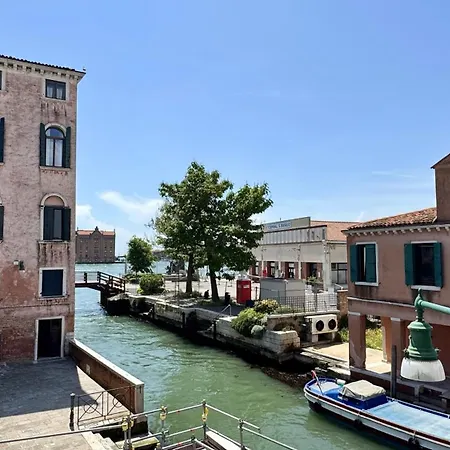 Ca' Angelica Canal View *