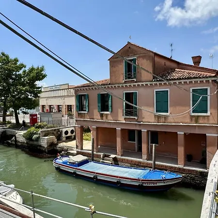Ca' Angelica Canal View Apartment