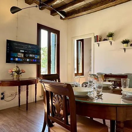 Ca' Angelica Canal View Apartment Venice